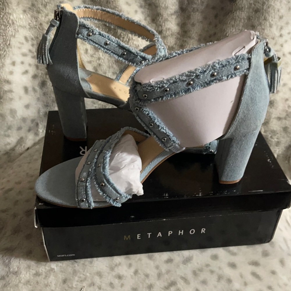 Denim shoes with block heel